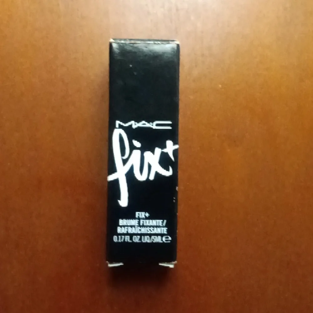 MAC FIX + SKIN REFRESHER FINISHING MIST